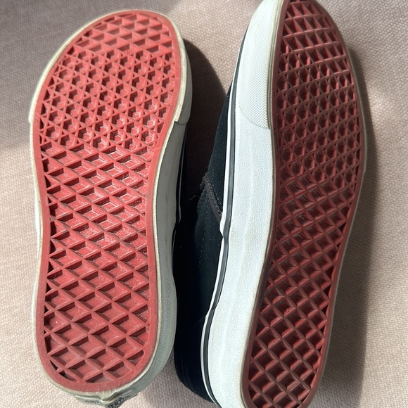 Black & White Van’s Classic Slip-on Sneakers with Graphic - Picture 7 of 7